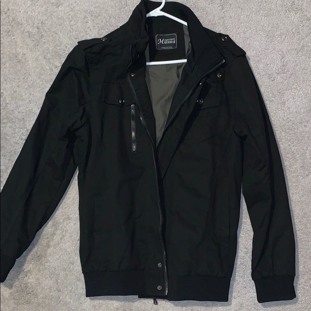 Moogen Men’s all black jacket, size XL